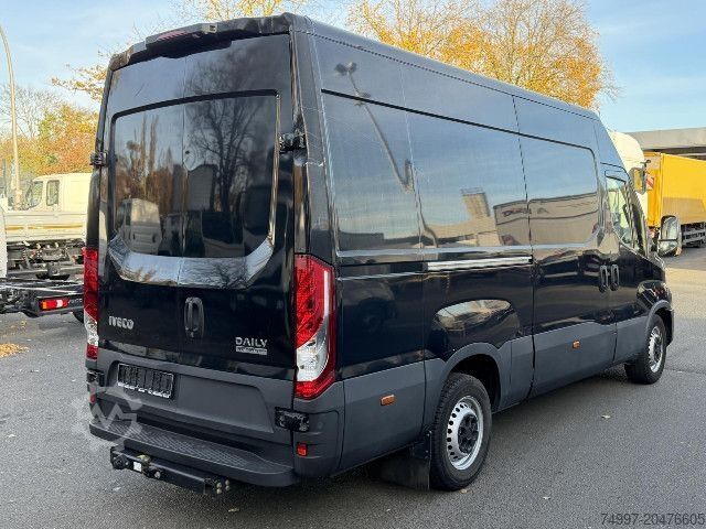 Dobozos furgon IVECO 35S14HA8 V/P HI-MATIC LED RFK AHK