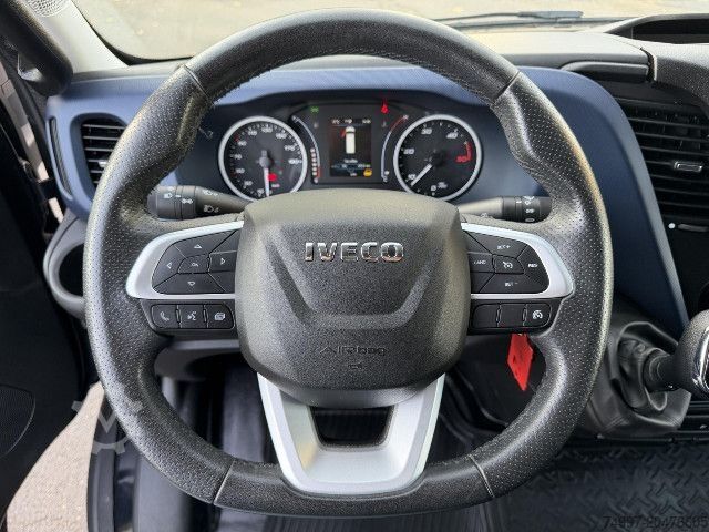 Dobozos furgon IVECO 35S14HA8 V/P HI-MATIC LED RFK AHK