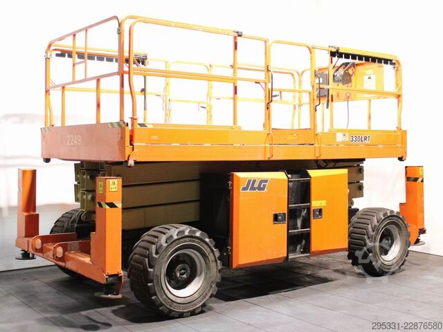 Schaarhoogwerker JLG 330 LRT