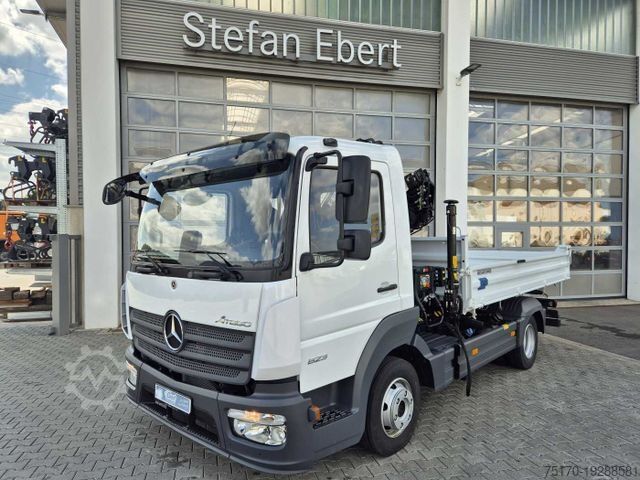 Driezijdige kipper bestelwagen MERCEDES-BENZ Atego 823 KK Kipper+Kran+Funk+Greifersteuerung