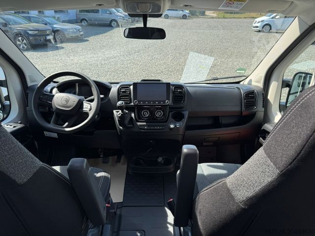 Yarı entegre karavan CARADO V 337