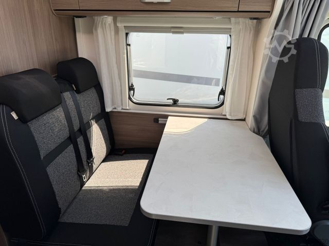 Yarı entegre karavan CARADO V 337