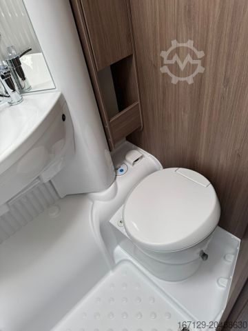 Yarı entegre karavan CARADO V 337