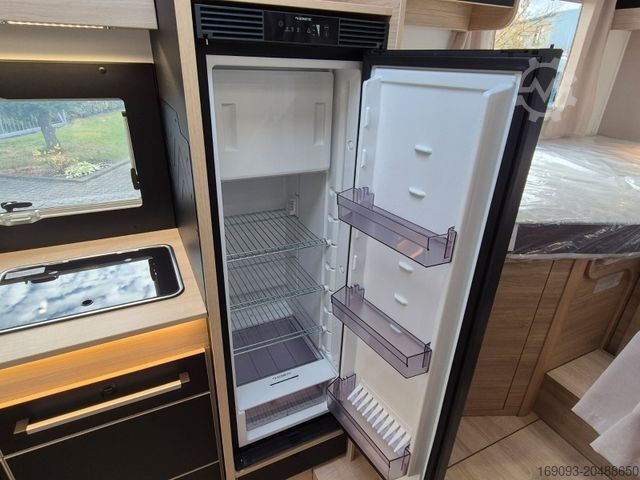 Yarı entegre karavan CHAUSSON 627 Titanium Line *MJ26*Arctic*Hubbett*Automatik