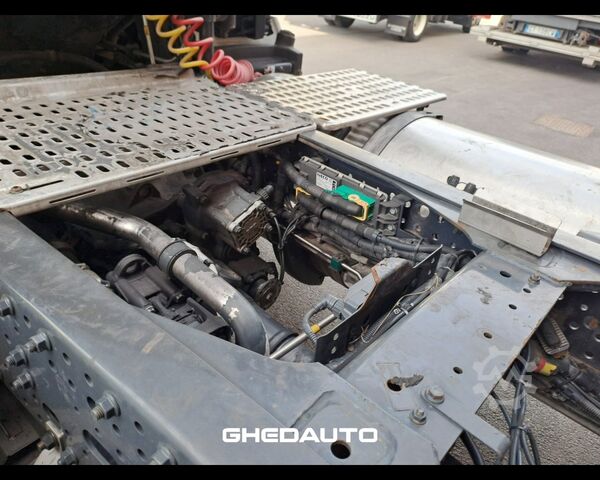 Standardowy ciągnik siodłowy IVECO TRATTORE STRADALE IVECO STRALIS 460 LNG METANO