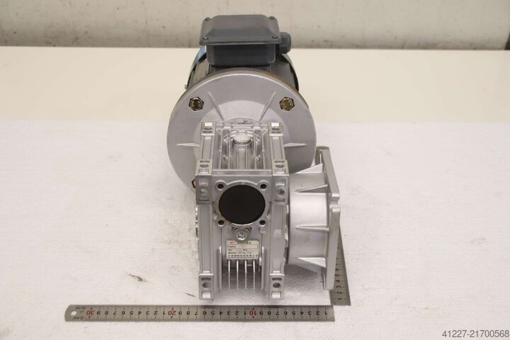 Motor electric cu reductor 1,1 kW 143 rot/min Dalian NET NMRV   Y2-90S-4