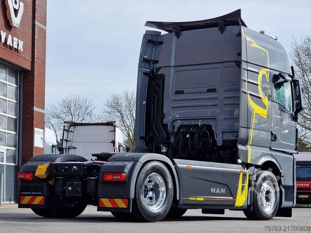 Estándar-SZM MAN TGX 18.520 GX - New - D30 - Retarder - Night cl...