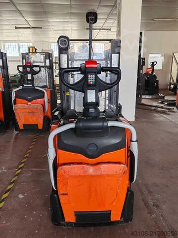 Apilador de palets TOYOTA SPE200DN