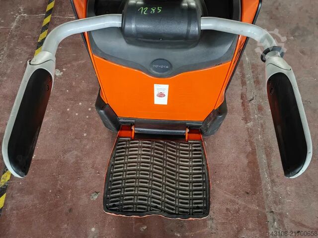 Apilador de palets TOYOTA SPE200DN