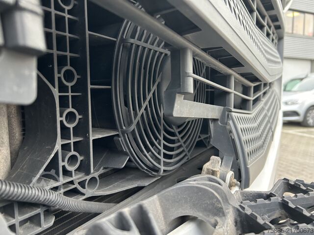 Estándar-SZM Mercedes-Benz Actros 1845 Streamspace / 518 dkm / Tacho V2 / ...