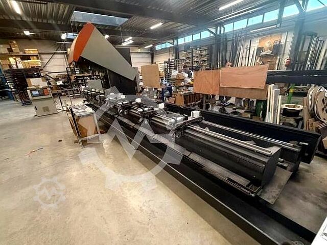 Οριζόντιο κέντρο κατεργασίας CNC Elumatec SBZ 130