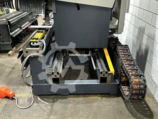 Οριζόντιο κέντρο κατεργασίας CNC Elumatec SBZ 130