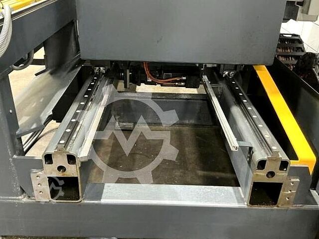 Οριζόντιο κέντρο κατεργασίας CNC Elumatec SBZ 130
