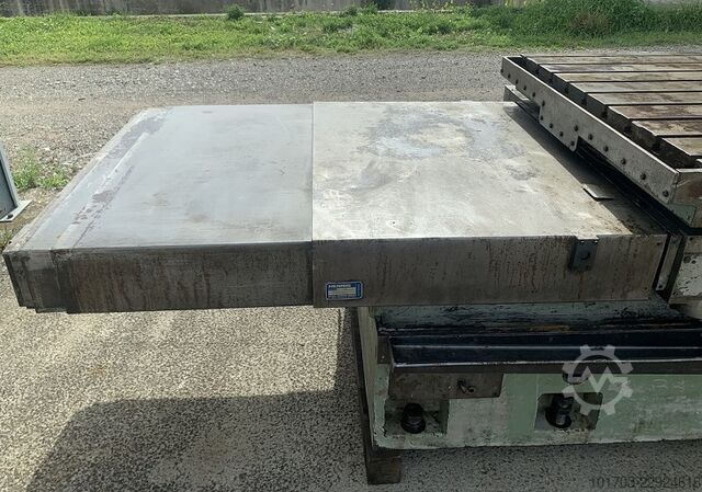 Forgó fúróasztal Table rotative pour aléseuse Course X : 2000 mm