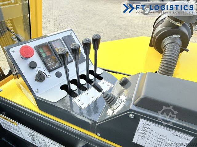 Fyrvägstruck Combilift CB3000 GAS TRIPLEX 4900 FREE-LIFT