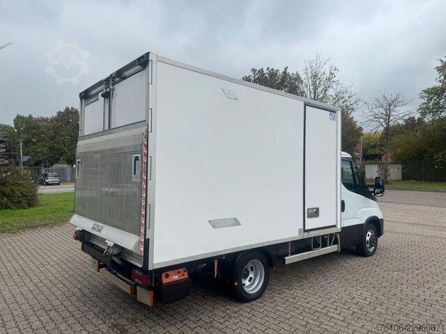 Izotermiczny van chłodnia IVECO Daily 35C14 Tiefkühlkoffer mit LBW **Carrier***
