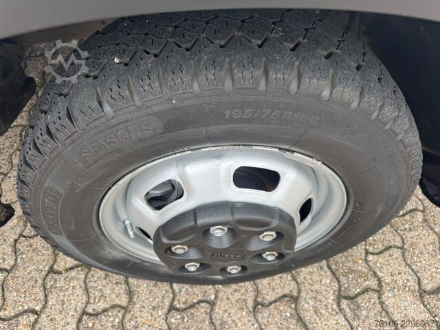 Izotermiczny van chłodnia IVECO Daily 35C14 Tiefkühlkoffer mit LBW **Carrier***
