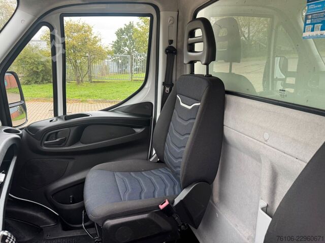 Izotermiczny van chłodnia IVECO Daily 35C14 Tiefkühlkoffer mit LBW **Carrier***