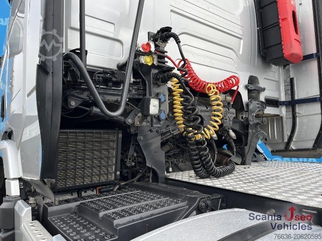 Camion de materiale periculoase Scania R 450 A4x2N RETARDER 8T FULL AIR DIFF-L P-AIRCO