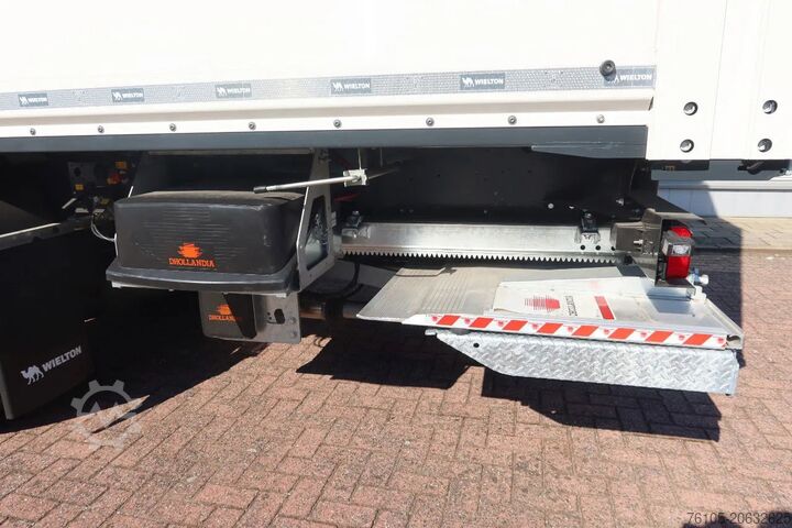 Box body Wielton 3 Asser. Gesloten met Dhollandia klep 2500 kg L...