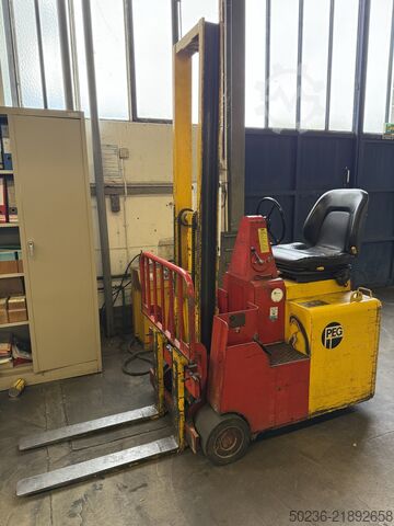 Vorkheftruck Peg F1040 EB