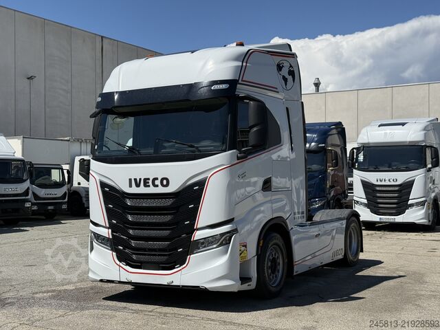 Standard nyergesvontató Iveco sway 510