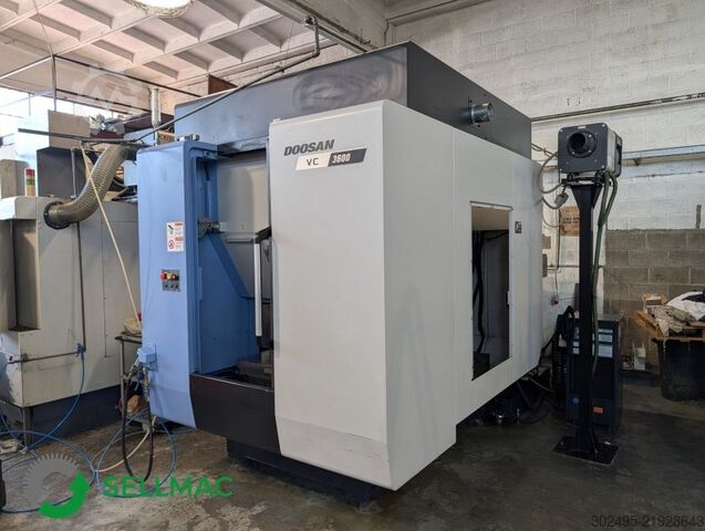 κατακόρυφο κέντρο κατεργασίας DOOSAN VC 3600