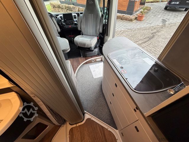 Camper van PÖSSL Summit 640 R