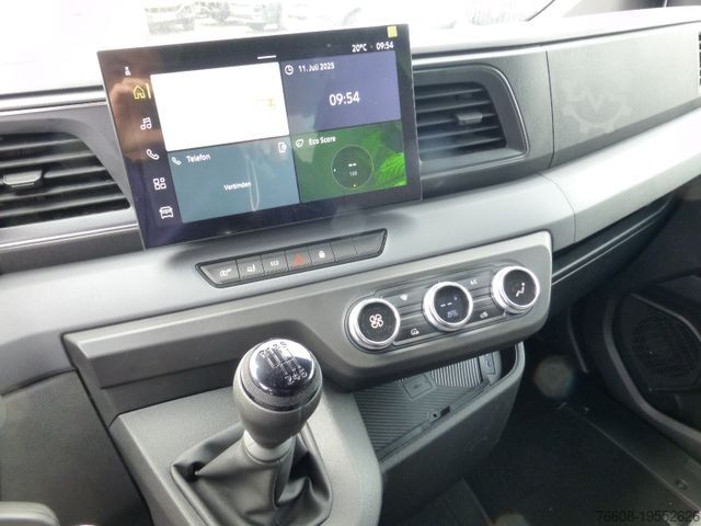 Transporter mit Pritsche & Plane RENAULT NEW Master Pritsche Plane BÄR Ladebordwand