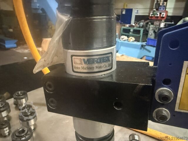 Machine à tarauder interne Vertex Tapping machine