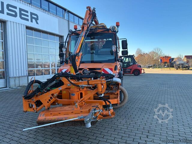 Inny Mercedes-Benz Unimog U 427 mit Mulag Kombinationmähwerk MKM 700