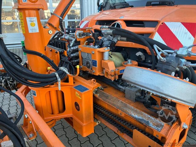 Inny Mercedes-Benz Unimog U 427 mit Mulag Kombinationmähwerk MKM 700