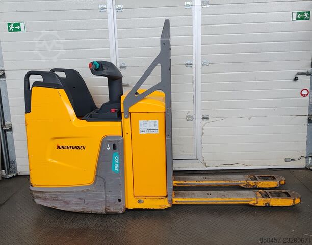 Transpalette manuel Jungheinrich ERE 225 2.5t/ 2021y/ 4431h