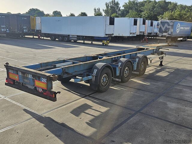 Transport de conteneurs RENDERS CHASSIS PORTMASTER