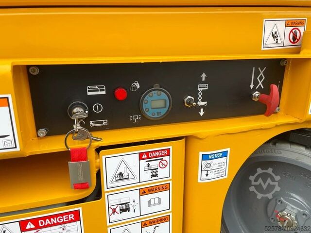 Schaarlift Haulotte Compact 8