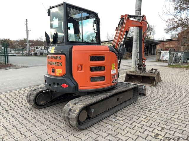 Rupsgraver Hitachi ZX48U-5A CLR with 3 excavator buckets