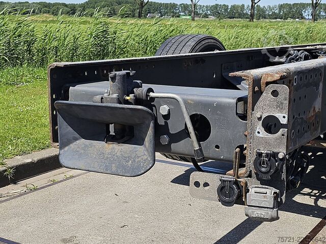 Chassis com cabina DAF XF 480 6X2 FAN WB530