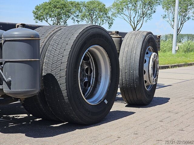 Chassis com cabina DAF XF 480 6X2 FAN WB530