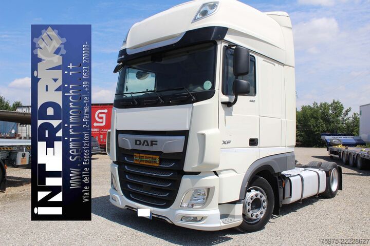 Tractora standard DAF trattore stradale ribassato usato