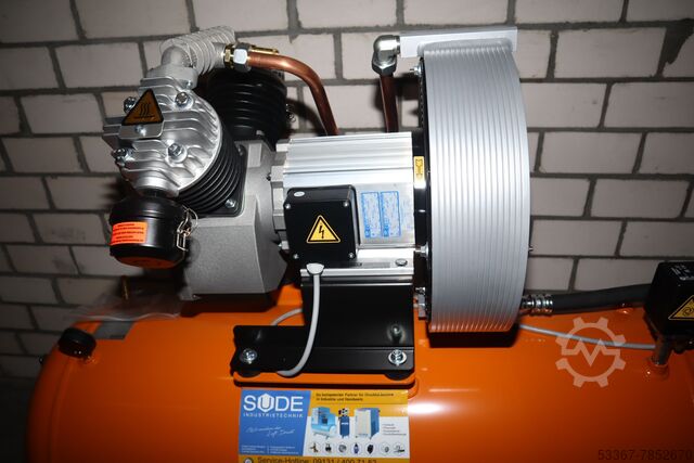 Compresor cu piston de 4 kW cu rezervor KAESER EPC 840-250lg