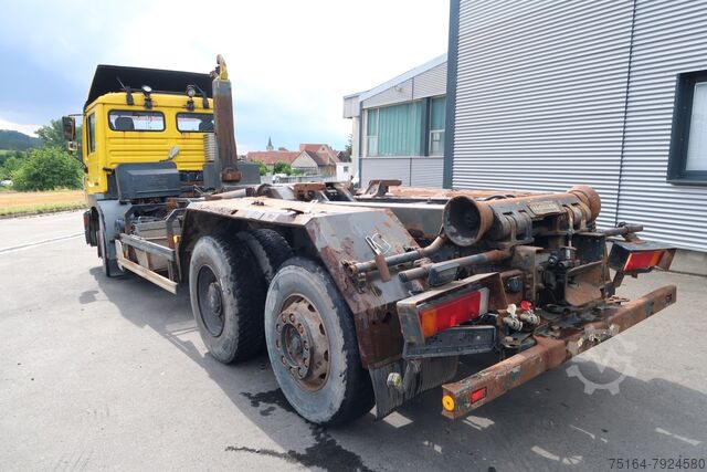 Sklápìè se sjízdìcí nástavbou MAN 26.403 FL 6x2