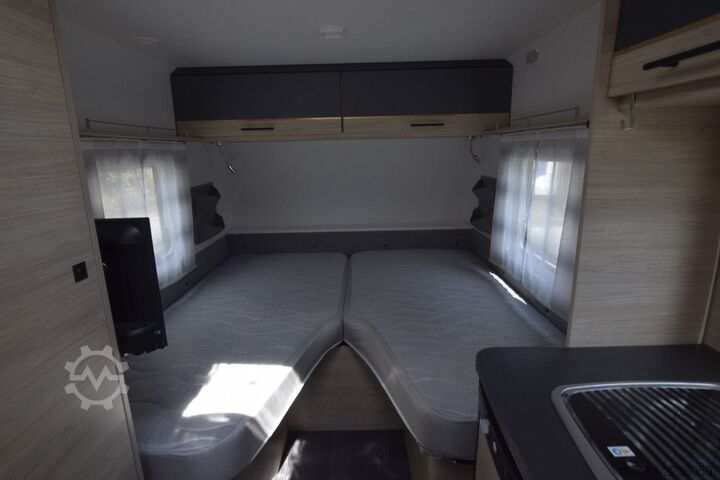 Caravan STERCKEMAN Comfort 472 LJ mit Mover und Markise