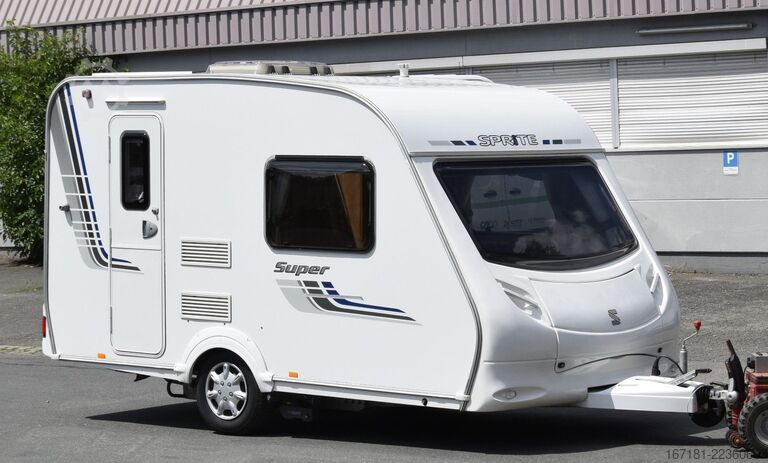 Caravan SPRITE Super 390 mit Mover und Vorzelt