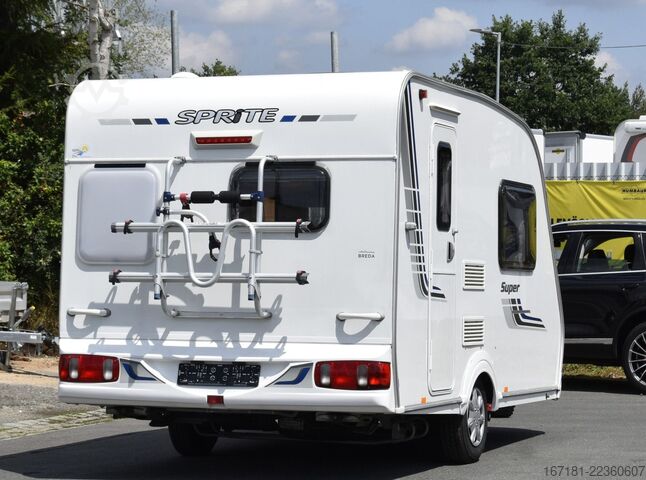 Caravan SPRITE Super 390 mit Mover und Vorzelt