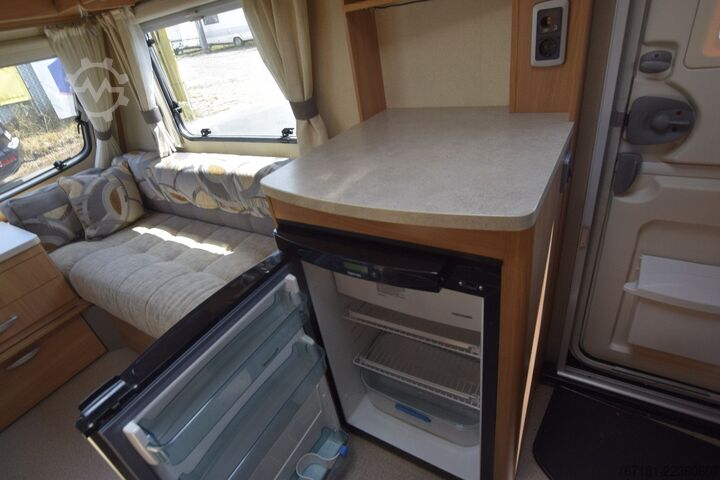 Caravan SPRITE Super 390 mit Mover und Vorzelt