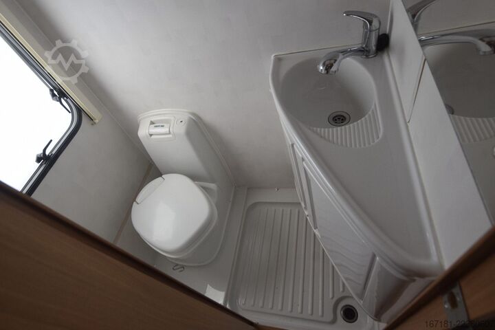 Caravan SPRITE Super 390 mit Mover und Vorzelt