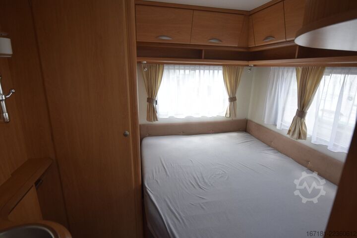 Caravan CHATEAU Calista 450 mit Vorzelt und Mover