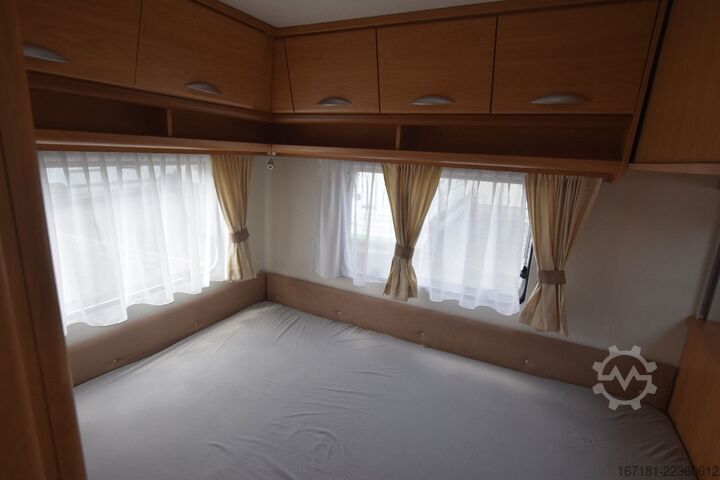 Caravan CHATEAU Calista 450 mit Vorzelt und Mover