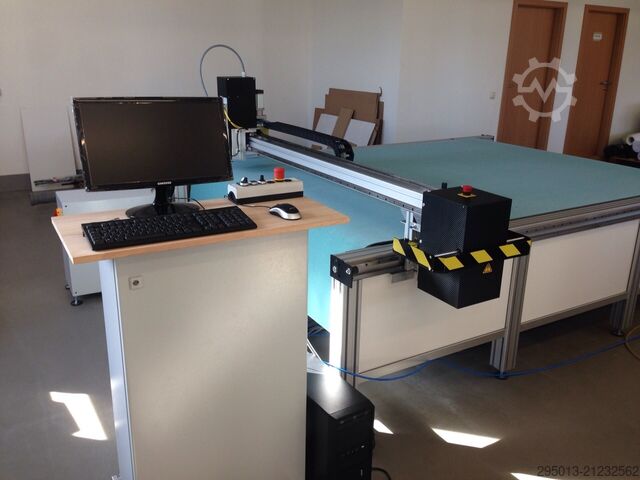 Textilschneidemaschine CUTTEC CNC Variocut CNC Cutter