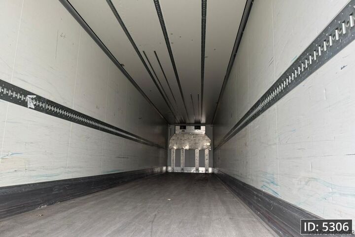 Gekoeld/bevroren transport Krone SD / Carrier Vector 1550 / Palletbox / BPW Disk